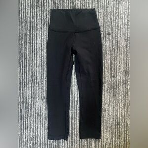 LULULEMON Women’s Black Cropped Legging - Size 4 - Black
